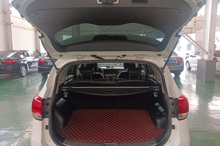 Used Kia Carens 2013 2.0L 5-Seater Automatic Standard Version China IV Standard Trunk
