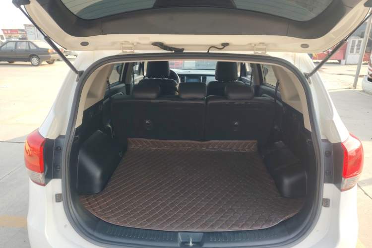Used Kia Carens 2013 2.0L 5-Seater Automatic Standard Version China IV Standard Trunk
