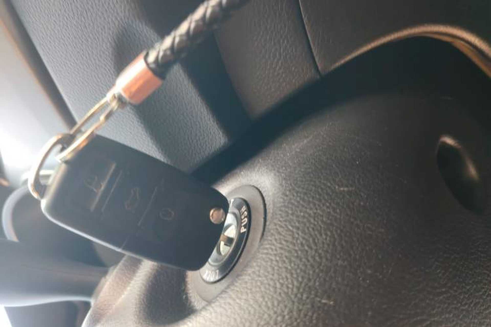 Used Kia Carens 2013 2.0L 5-Seater Automatic Standard Version China IV Standard Vehicle Key