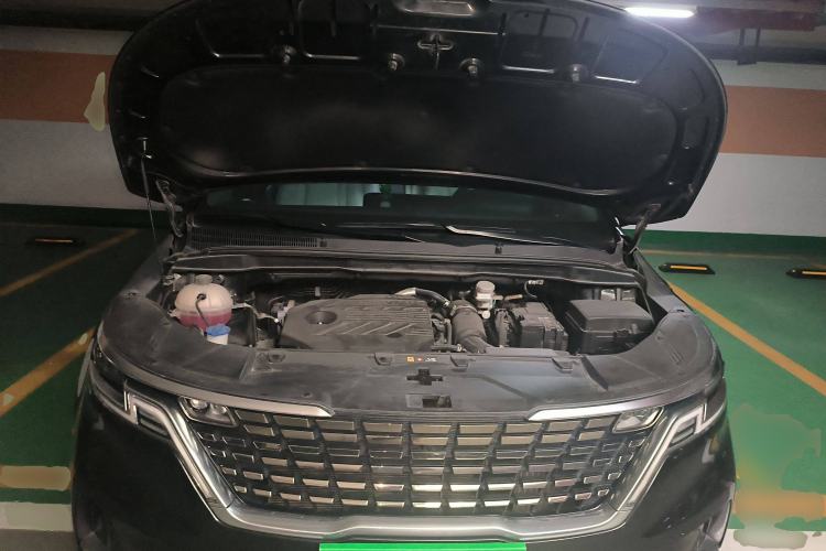 Used Kia Carnival 2021 2.0T Flagship Edition Engine Bay