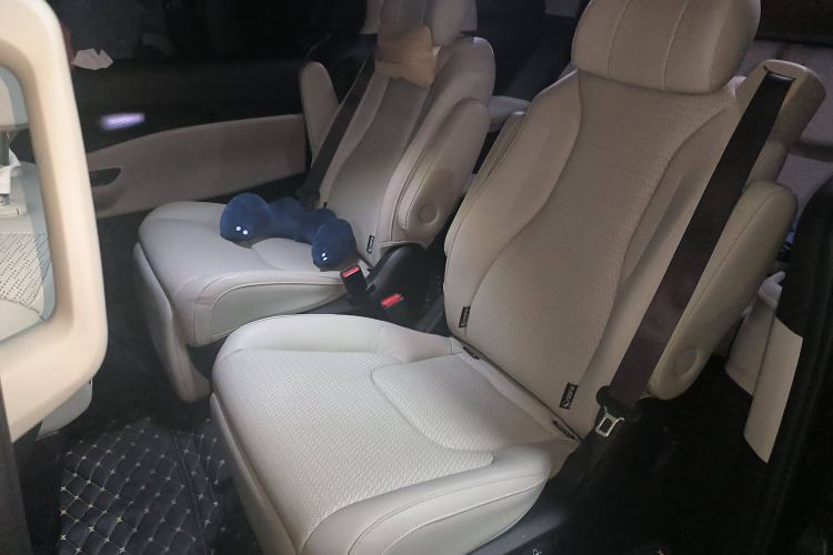 Used Kia Carnival 2021 2.0T Flagship Edition Left Rear Seat