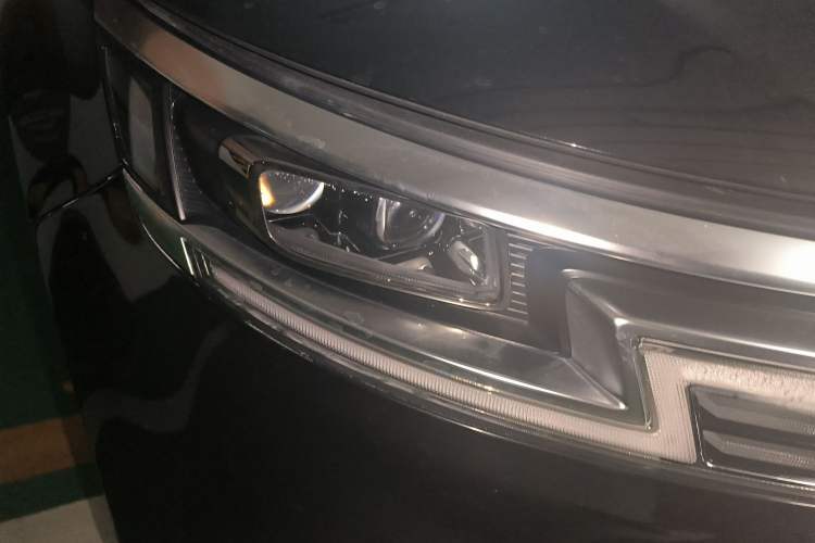 Used Kia Carnival 2021 2.0T Flagship Edition Right Front Headlight