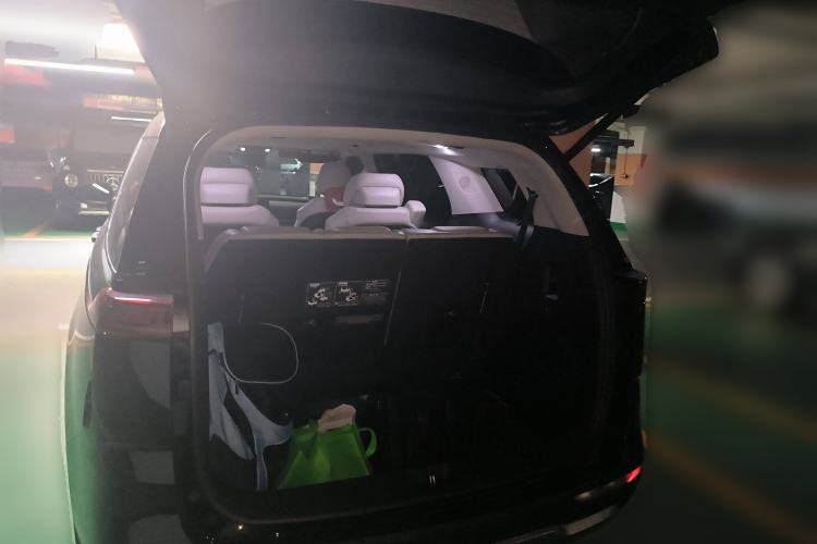 Used Kia Carnival 2021 2.0T Flagship Edition Trunk