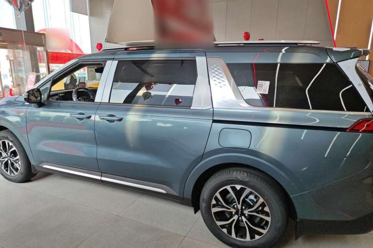 Used Kia Carnival 2021 2.0T Luxury Edition Exterior 5