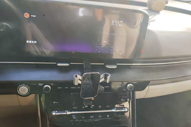 Used Kia Carnival 2021 2.0T Flagship Edition Audio And AC Panel