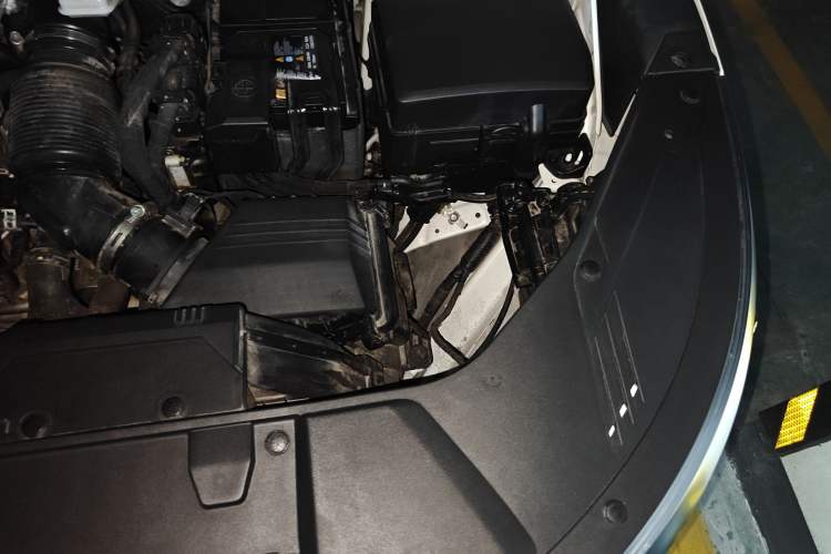 Used Kia Carnival 2021 2.0T Flagship Edition Engine Bay Left