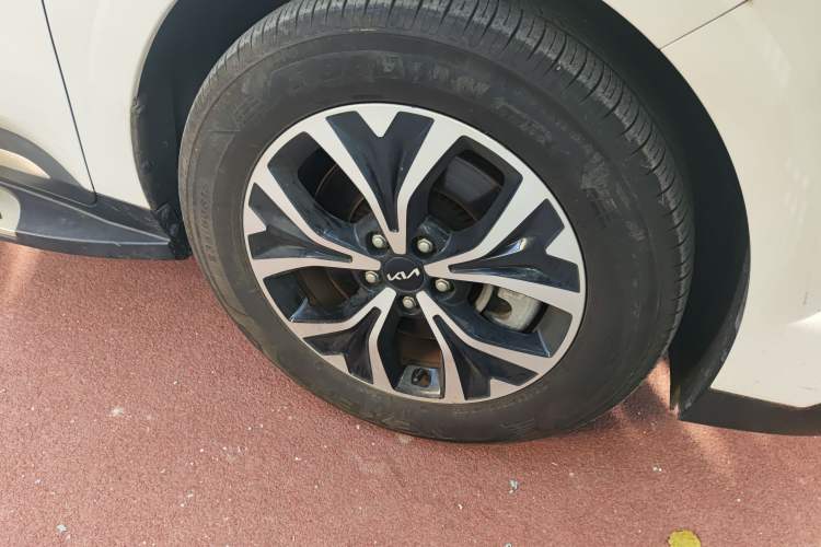 Used Kia Carnival 2021 2.0T Flagship Edition Right Front Wheel Hub