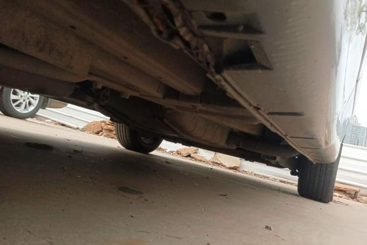 Used Kia Carnival 2006 2.7L GLS-2 Chassis Front Left