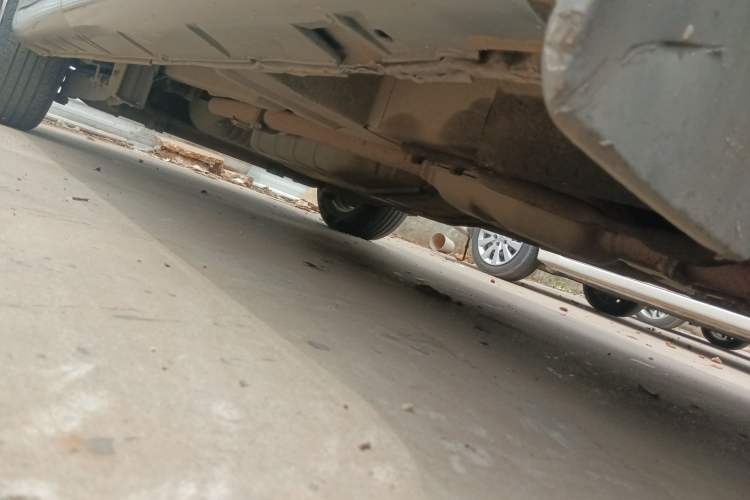 Used Kia Carnival 2006 2.7L GLS-2 Chassis Front Right