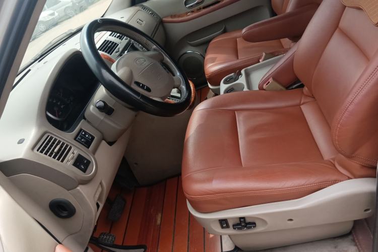 Used Kia Carnival 2006 2.7L GLS-2 Left Front Seat