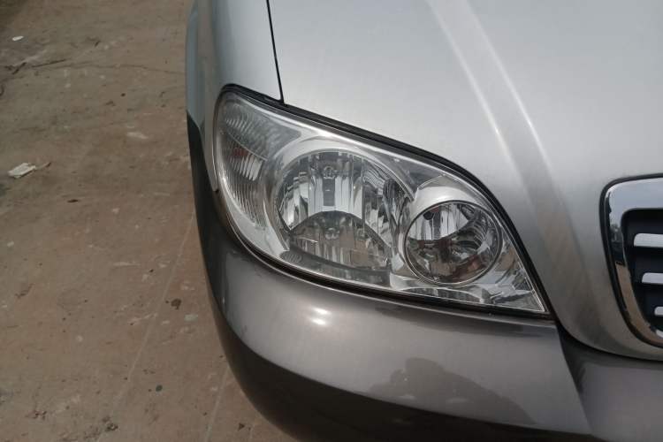 Used Kia Carnival 2006 2.7L GLS-2 Right Front Headlight