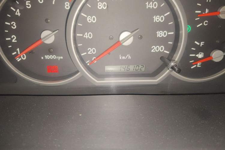 Used Kia Carnival 2006 2.7L GLS-1 Odometer Close Up