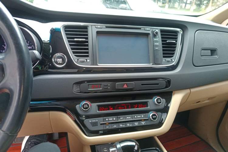 Used Kia Carnival 2015 3.3 GDI Flagship Version China V Standard Audio And AC Panel