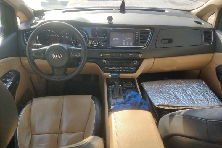 Used Kia Carnival 2015 2.2T Luxury Edition China IV Center Console