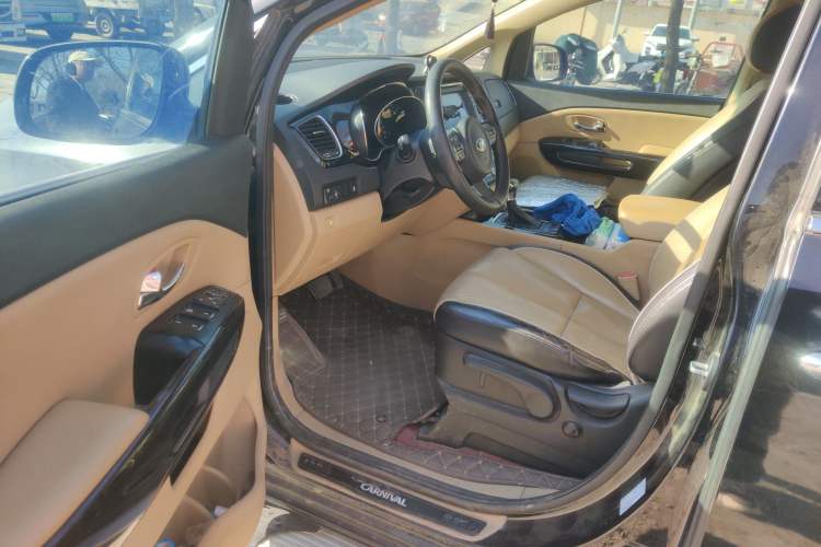 Used Kia Carnival 2015 2.2T Luxury Edition China IV Driver Seat