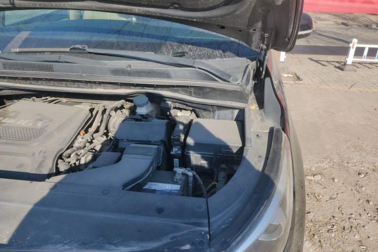 Used Kia Carnival 2015 2.2T Luxury Edition China IV Engine Bay Left