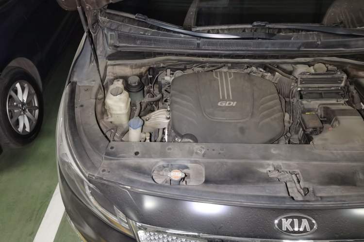 Used Kia Carnival 2015 3.3 GDI Luxury Edition China IV Standard Engine Bay Right