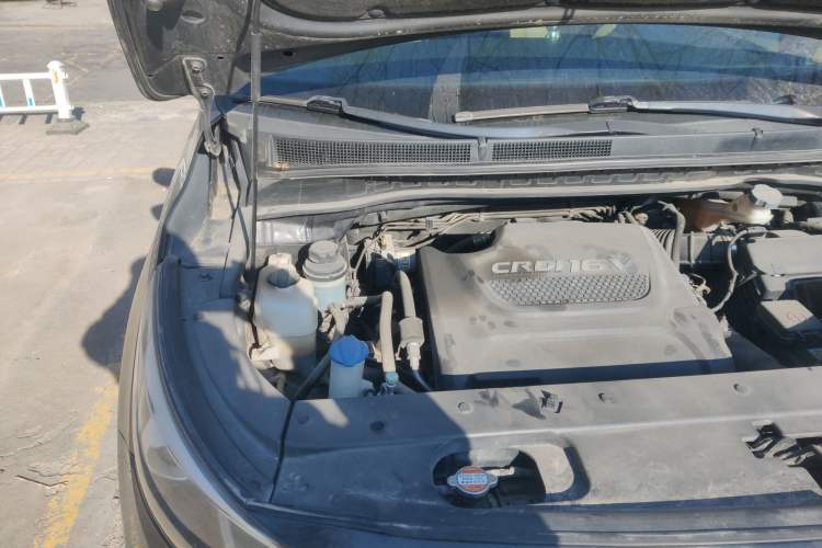 Used Kia Carnival 2015 2.2T Luxury Edition China IV Engine Bay Right