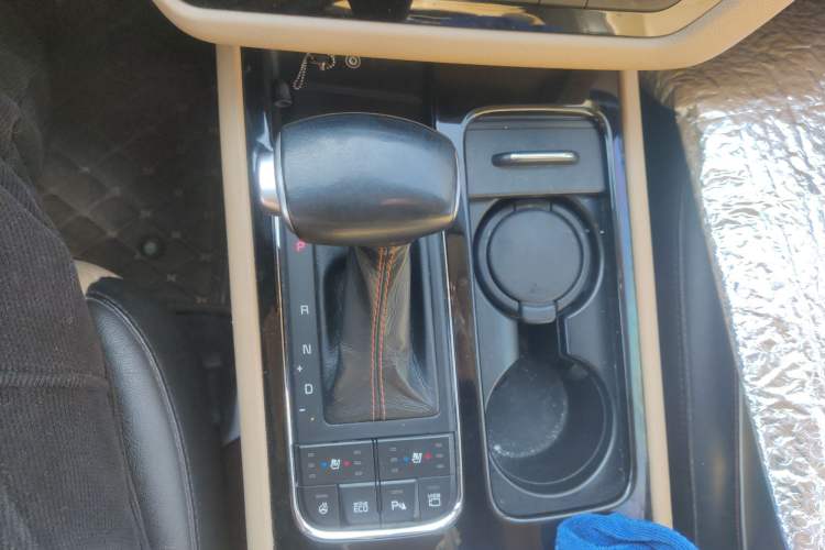 Used Kia Carnival 2015 2.2T Luxury Edition China IV Gear Lever