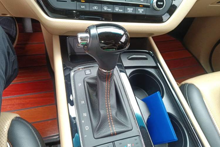 Used Kia Carnival 2015 3.3 GDI Flagship Version China V Standard Gear Lever