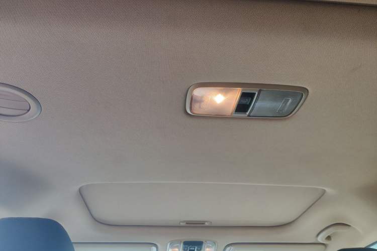 Used Kia Carnival 2015 2.2T Luxury Edition China IV Headliner