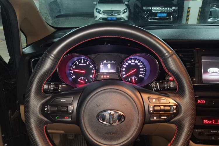 Used Kia Carnival 2015 3.3 GDI Luxury Edition China IV Standard Instrument Cluster