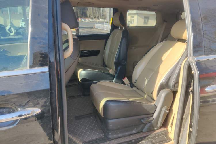 Used Kia Carnival 2015 2.2T Luxury Edition China IV Left Rear Seat