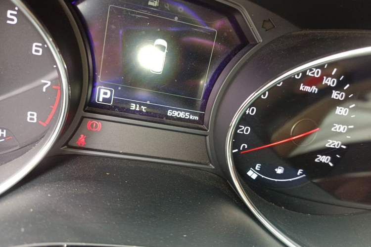 Used Kia Carnival 2015 3.3 GDI Flagship Version China V Standard Odometer Close Up