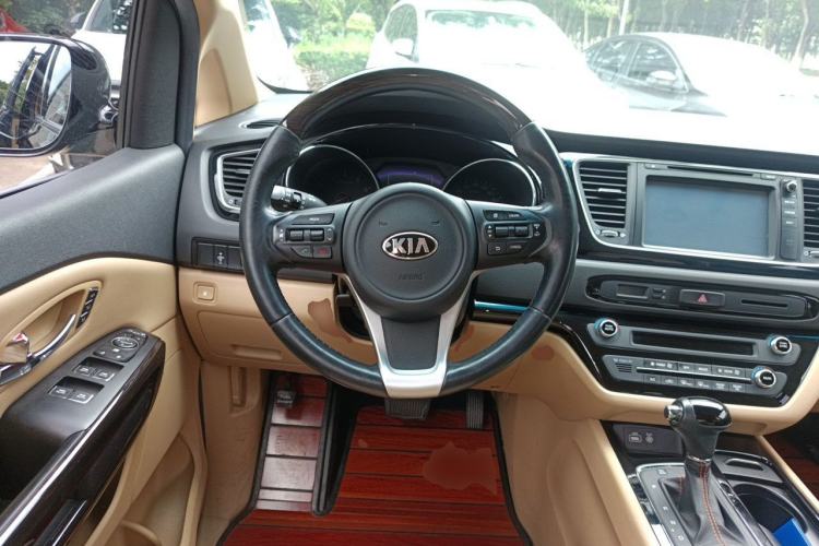 Used Kia Carnival 2015 3.3 GDI Flagship Version China V Standard Steering Wheel