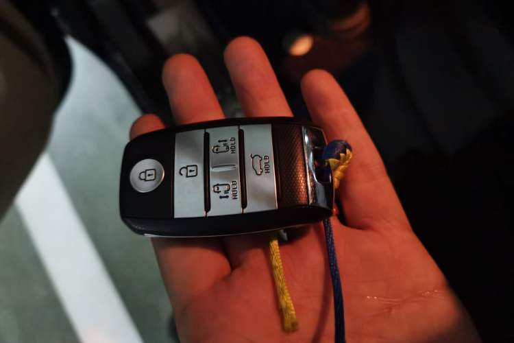 Used Kia Carnival 2015 3.3 GDI Luxury Edition China IV Standard Vehicle Key
