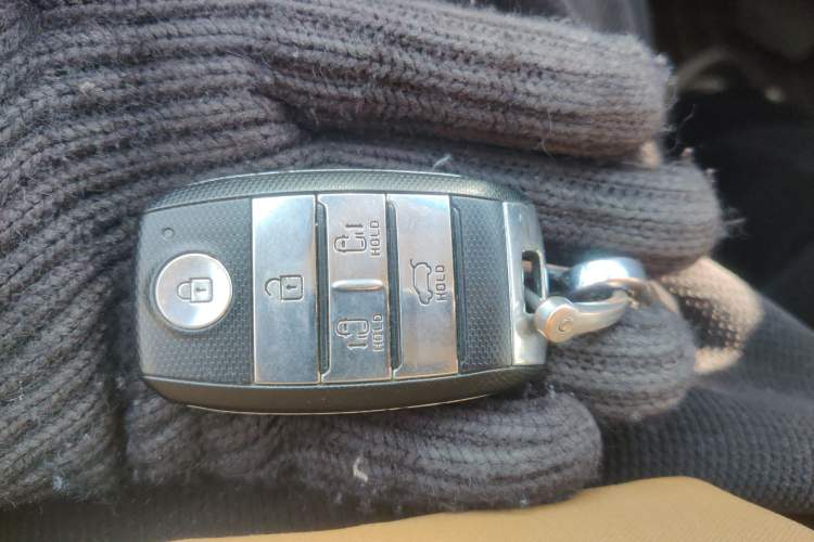 Used Kia Carnival 2015 2.2T Luxury Edition China IV Vehicle Key