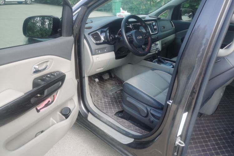 Used Kia Carnival 2015 2.2T Luxury Edition China IV Interior 2