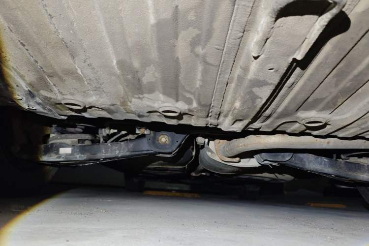 Used Kia Carnival 2015 2.2T Luxury Edition China IV Chassis Rear