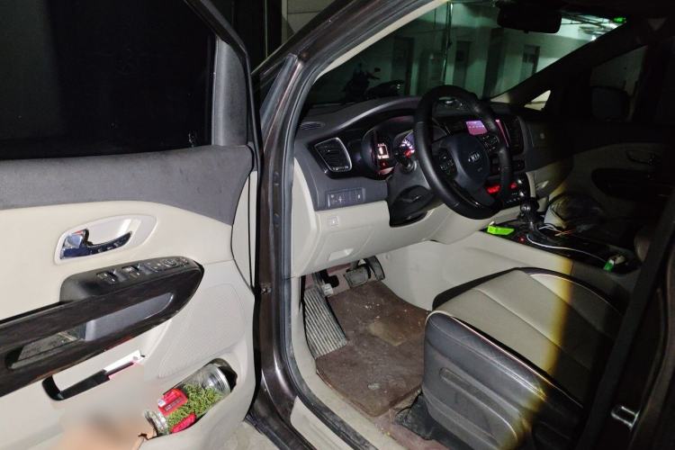 Used Kia Carnival 2015 2.2T Luxury Edition China IV Driver Seat