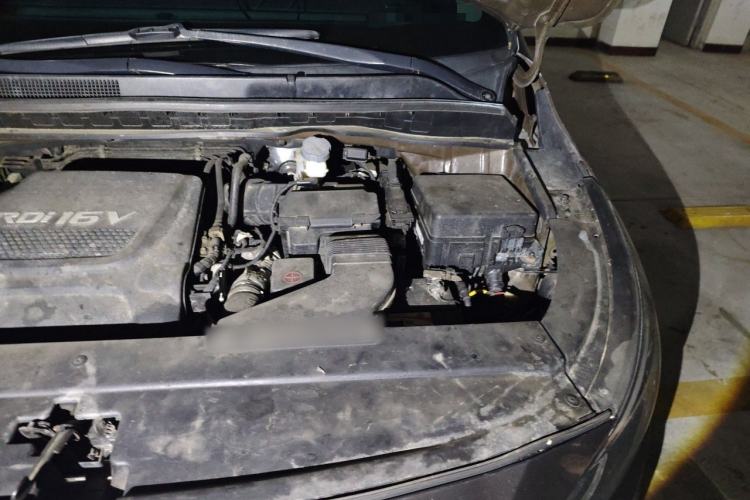 Used Kia Carnival 2015 2.2T Luxury Edition China IV Engine Bay Left