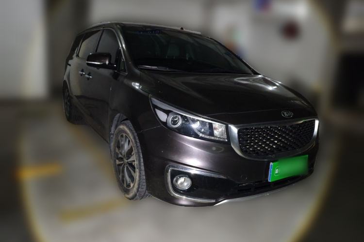 Used Kia Carnival 2015 2.2T Luxury Edition China IV Front Right 45 Deg