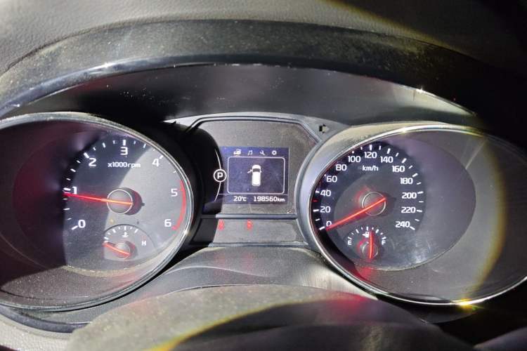 Used Kia Carnival 2015 2.2T Luxury Edition China IV Instrument Cluster
