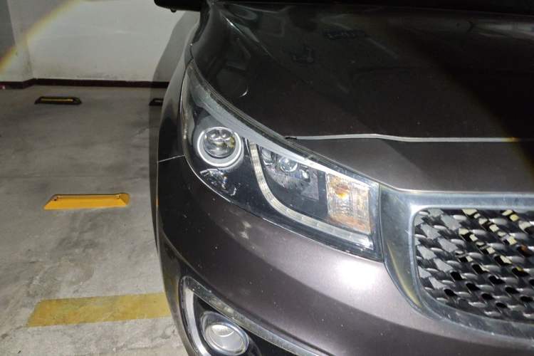 Used Kia Carnival 2015 2.2T Luxury Edition China IV Right Front Headlight