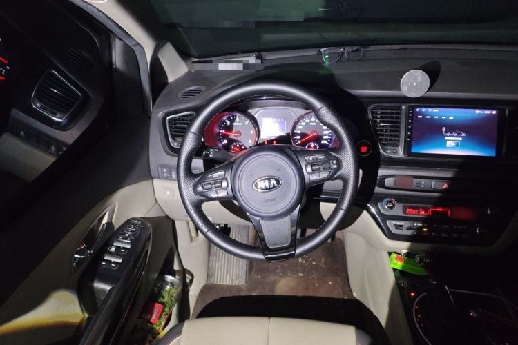 Used Kia Carnival 2015 2.2T Luxury Edition China IV Steering Wheel