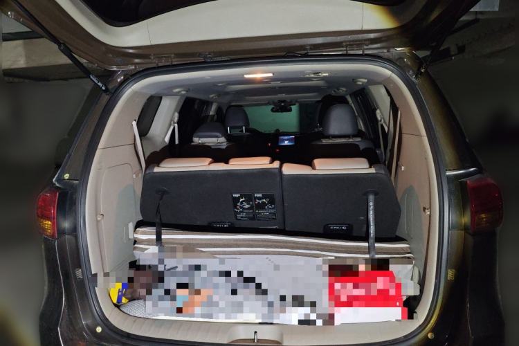 Used Kia Carnival 2015 2.2T Luxury Edition China IV Trunk