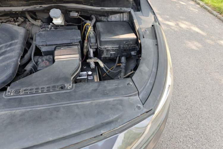 Used Kia Carnival 2015 3.3 GDI Comfort Edition China IV Standard Engine Bay Left