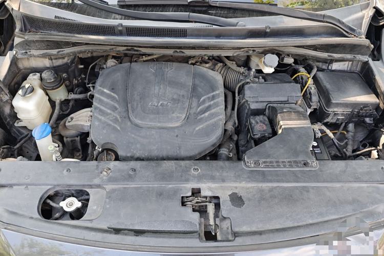 Used Kia Carnival 2015 3.3 GDI Comfort Edition China IV Standard Engine Bay