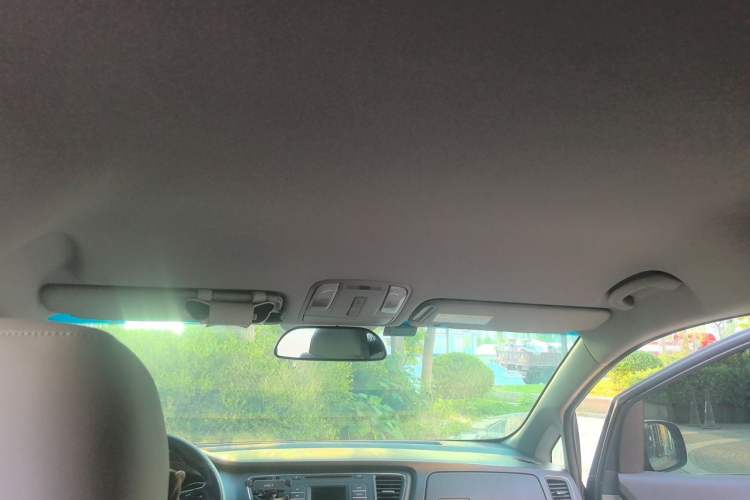 Used Kia Carnival 2015 2.2T Comfort Edition China IV Standard Headliner