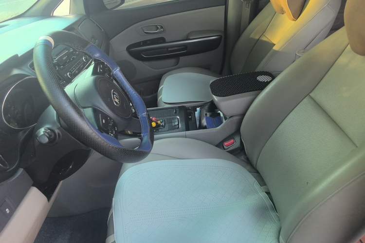 Used Kia Carnival 2015 2.2T Comfort Edition China IV Standard Left Front Seat