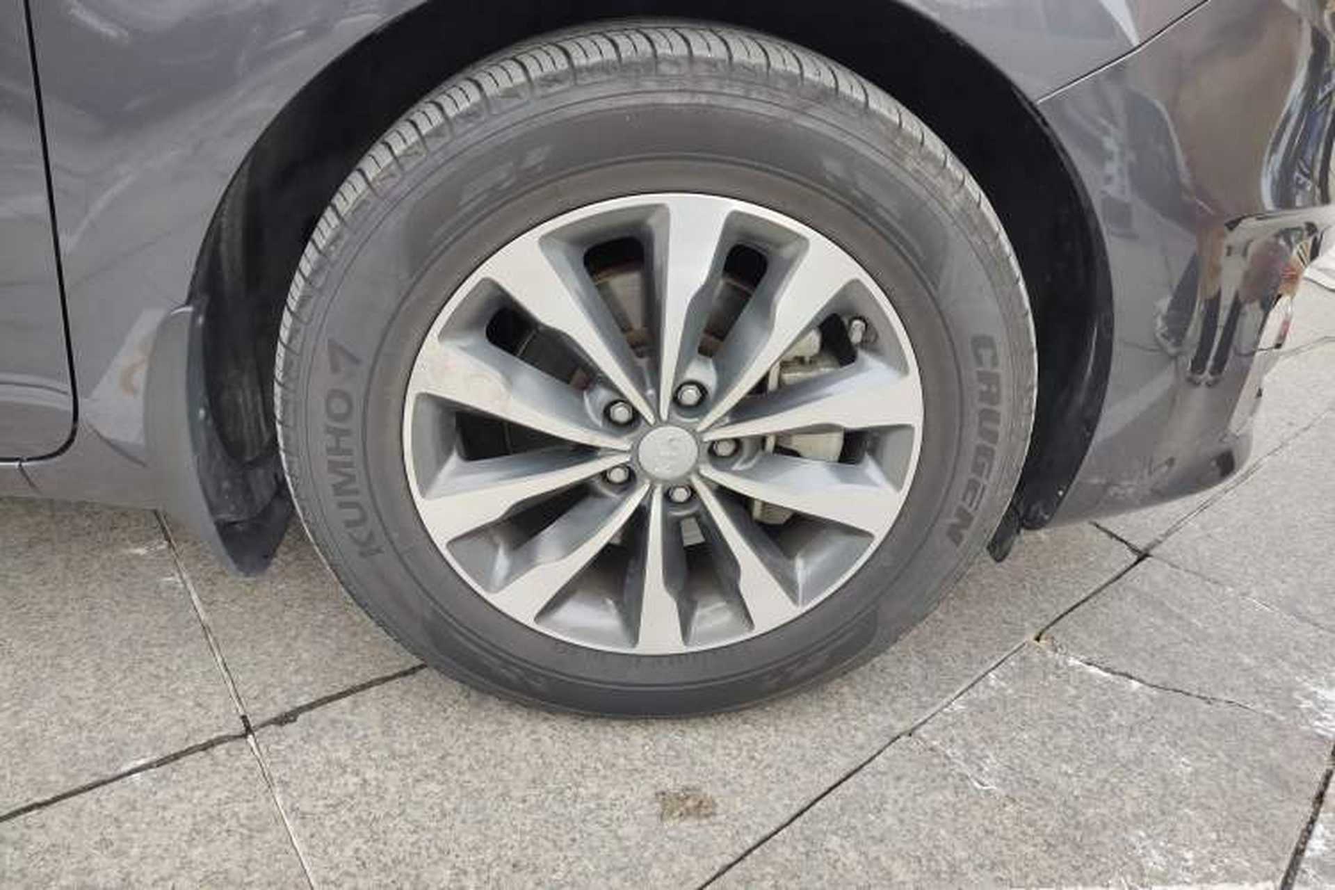 Used Kia Carnival 2015 3.3 GDI Luxury Edition China V Standard Right Front Wheel Hub