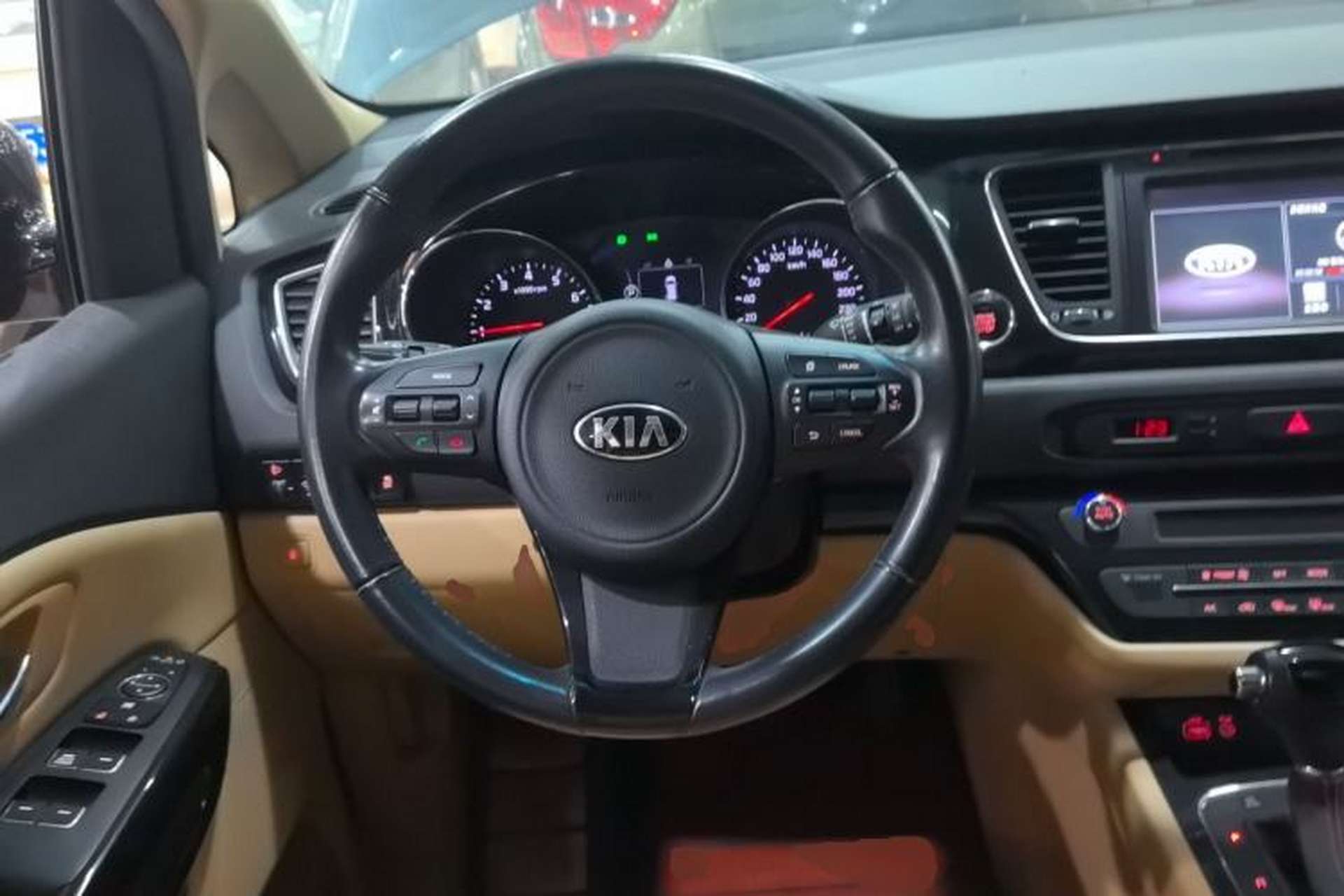 Used Kia Carnival 2015 3.3 GDI Luxury Edition China V Standard Steering Wheel