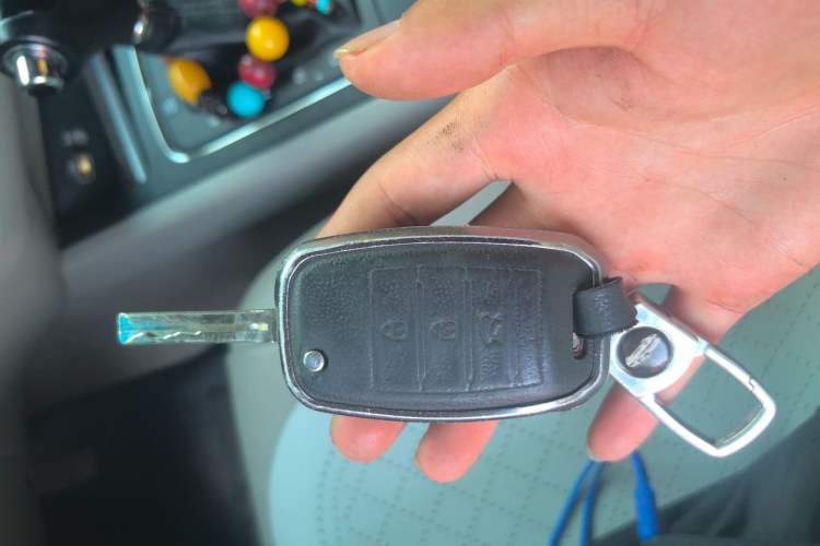 Used Kia Carnival 2015 2.2T Comfort Edition China IV Standard Vehicle Key