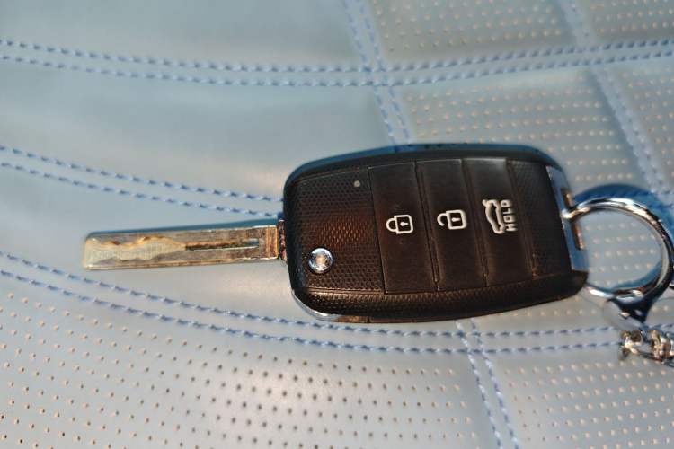 Used Kia Carnival 2015 3.3 GDI Comfort Edition China IV Standard Vehicle Key