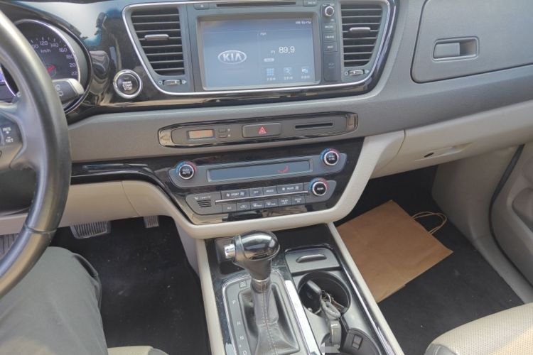 Used Kia Carnival 2015 3.3 GDI Luxury Edition China V Standard Audio And AC Panel