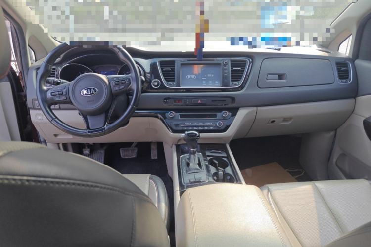 Used Kia Carnival 2015 3.3 GDI Luxury Edition China V Standard Center Console
